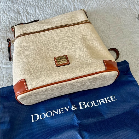 Dooney & Bourke Pebble Grain Crossbody in Bone NWOT - Picture 9 of 11